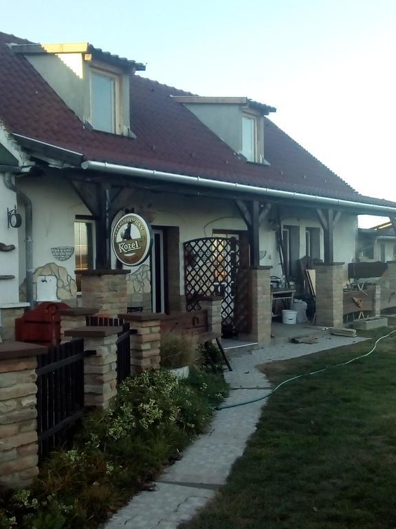 Отель Nicolaj Vendeghaz Es Tanya Экстерьер фото
